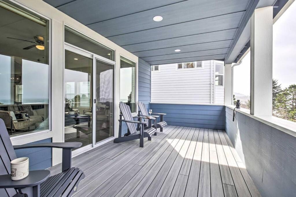 Modern Oregon Retreat W/ Deck, Hot Tub, Ocean View Depoe Bay Exteriér fotografie